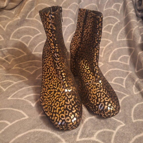 Torrid size 8.5WW black and gold animal print boots - Picture 4 of 5